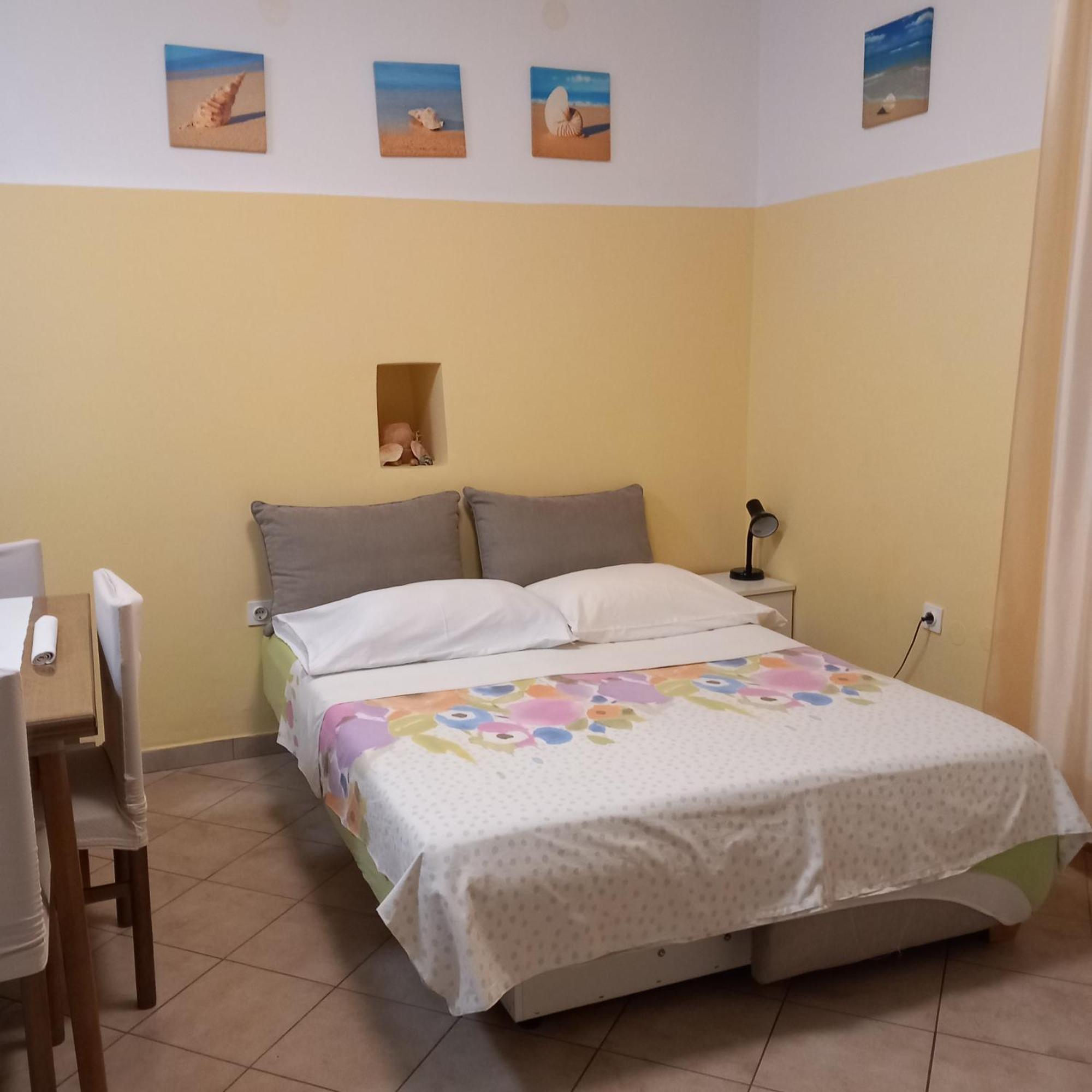 Apartmani Bozic-Omisalj Exterior photo